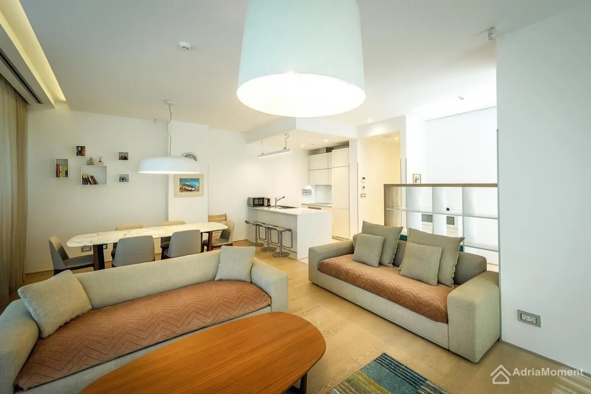 Prodaja, dvosoban stan, 156m², Centar, Budva