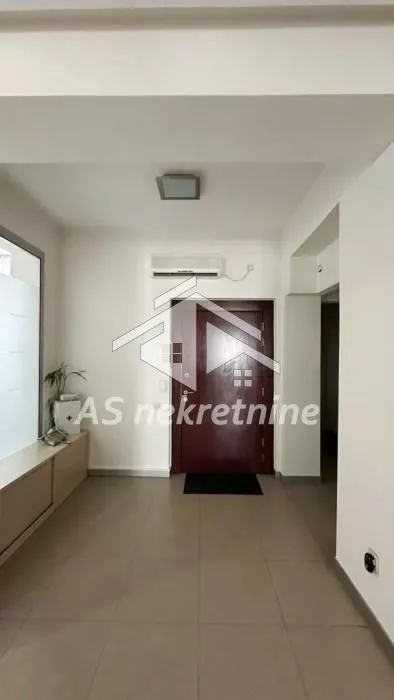 Rent, apartment, 223m², Kalenić Pijaca, Vračar Sve Podlokacije