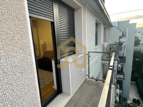 Izdavanje, četvorosoban stan, 110m², Vračar Hram, Vračar Sve Podlokacije - image 16