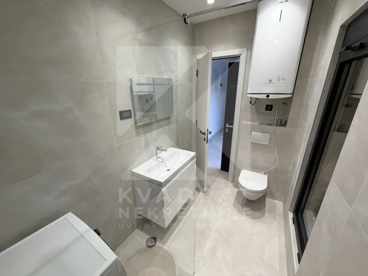 Prodaja, kuća, 225m², Gornja Gorica, Podgorica