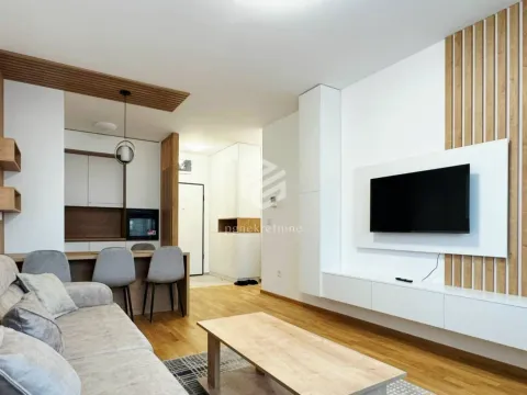 Prodaja, jednosoban stan, 46m², Stari Aerodrom, Podgorica - image 3