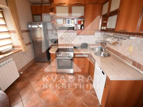 Izdavanje, kuća, 300m², Ibričevina, Podgorica - image 5