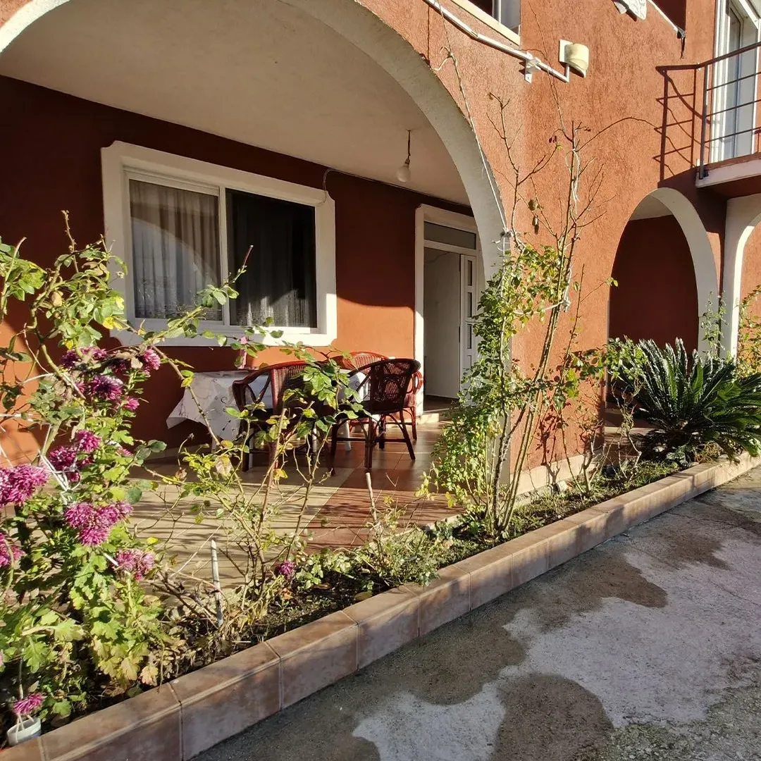 Izdavanje, dvosoban stan, 60m², Polje, Bar