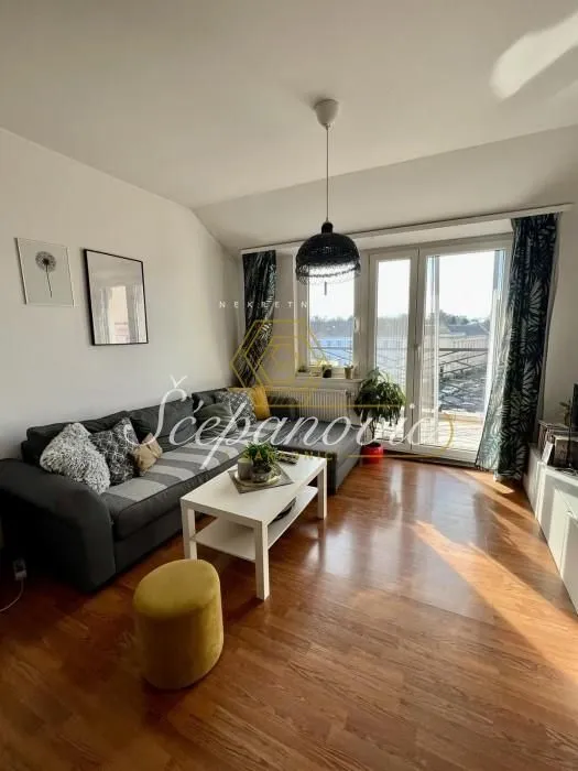 Prodaja, stan, 46m², Centar, Novi Sad