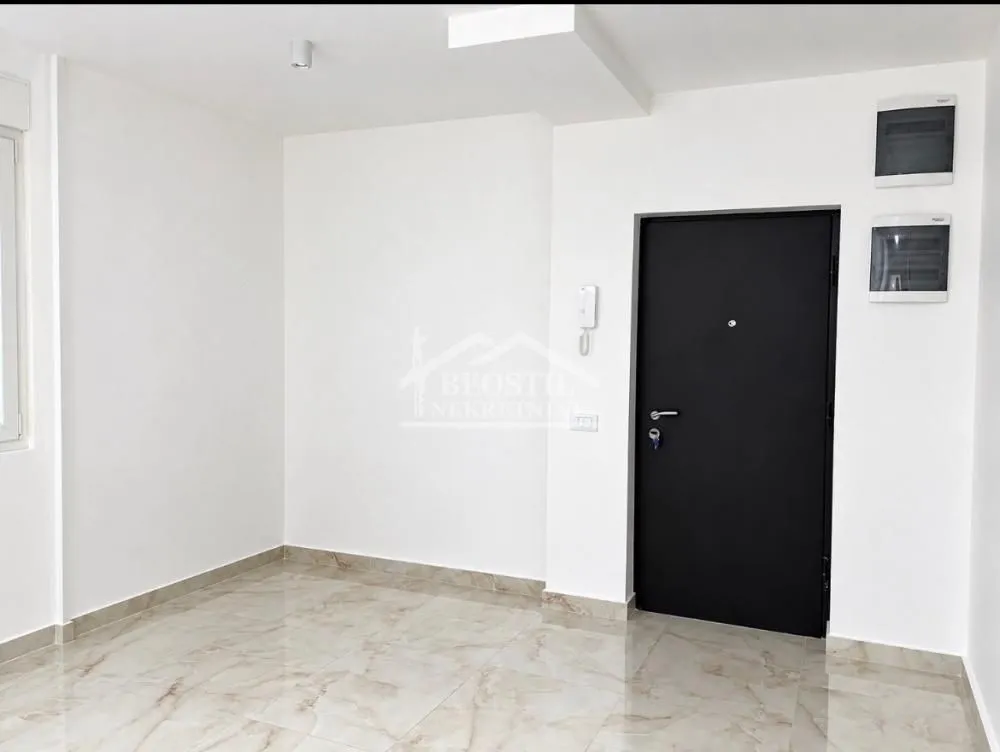 Prodaja, trosoban stan, 93m², Vračar Hram, Vračar Sve Podlokacije