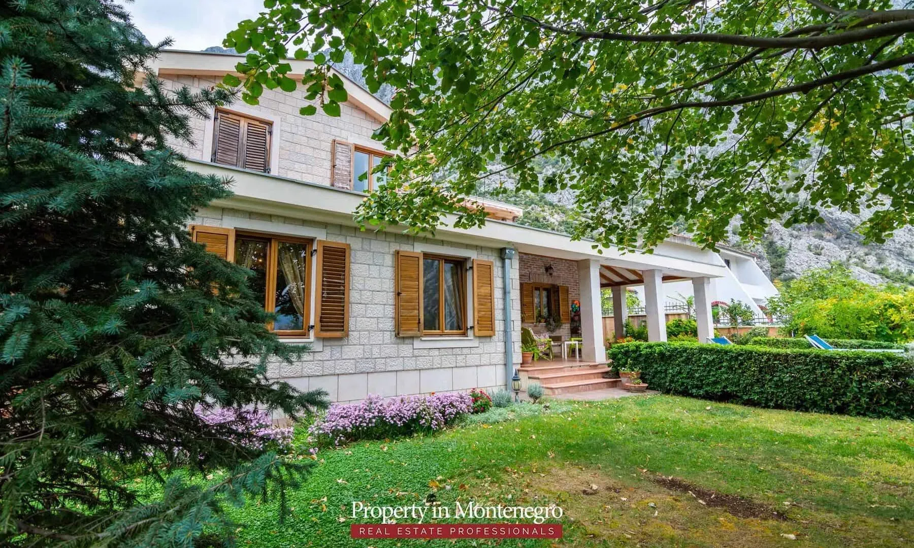 Prodaja, kuća, 303m², Orahovac, Kotor