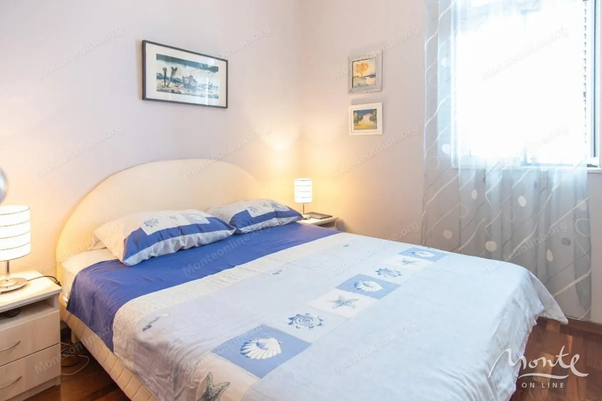 Prodaja, dvosoban stan, 42m², Đenovići, Herceg Novi