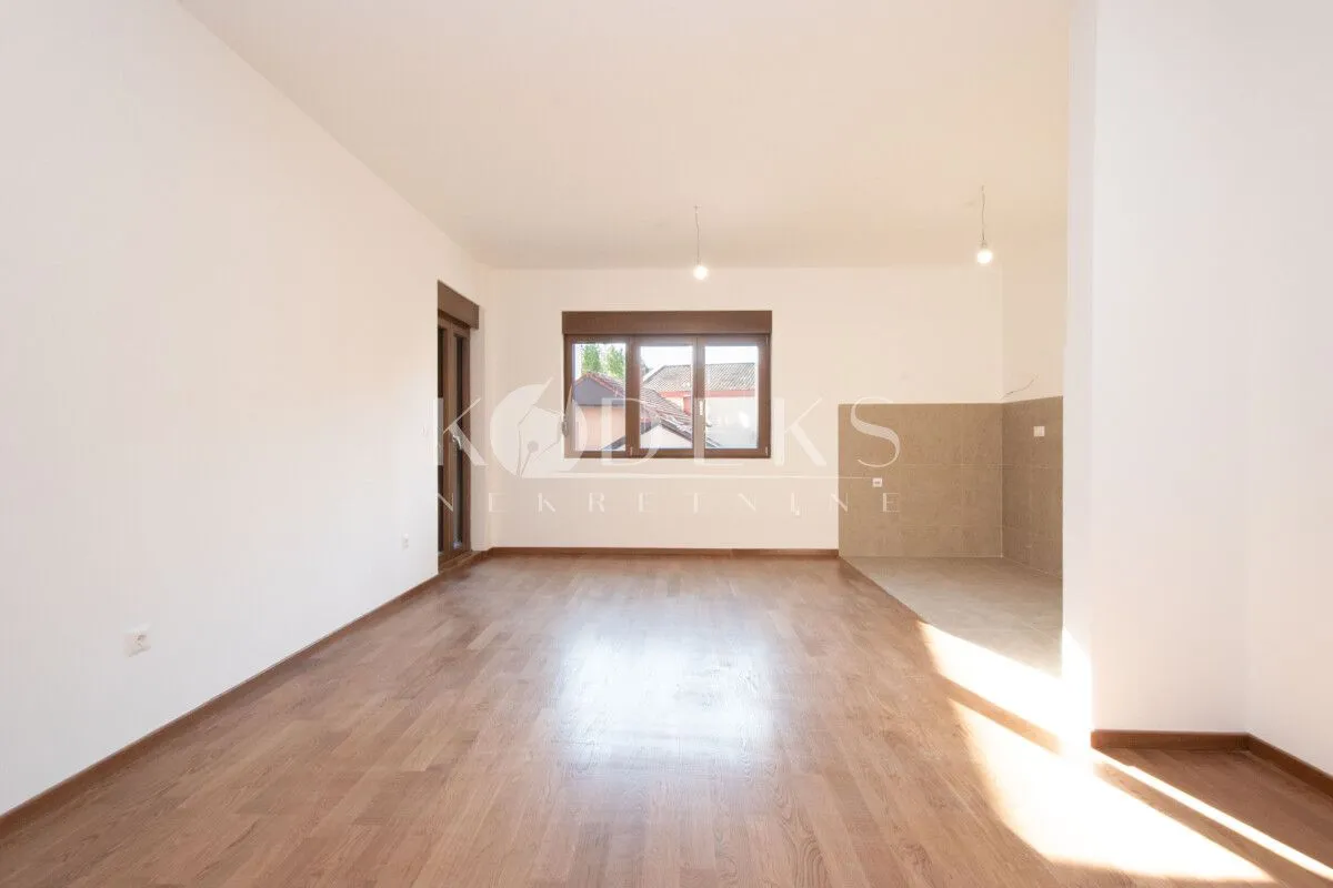 Izdavanje, trosoban stan, 81m², Vezirov Most, Podgorica
