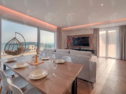 Sale, two bedroom apartment, 140m², Bečići, Budva