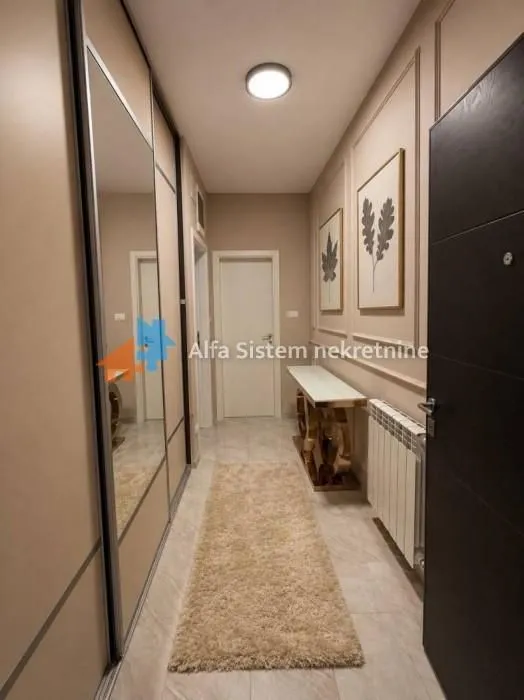 Izdavanje, četvorosoban stan, 95m², Savski Venac, Beograd