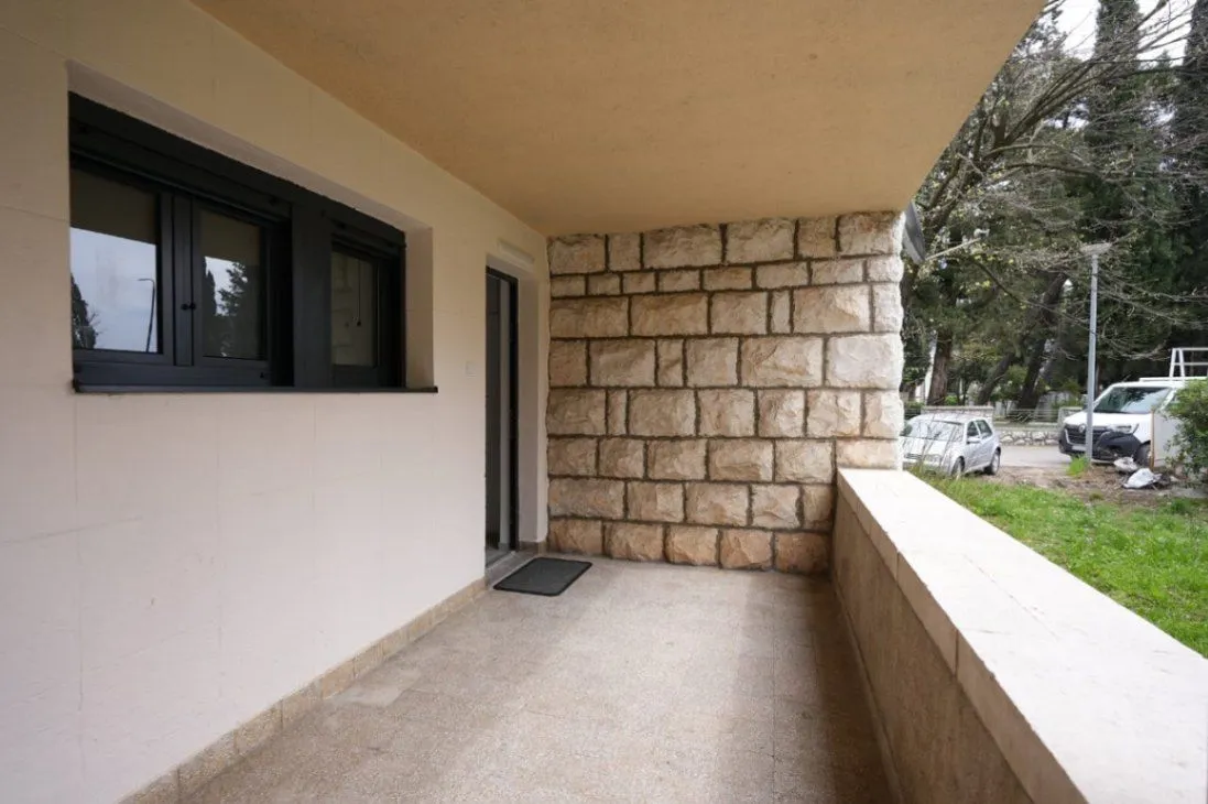 Izdavanje, poslovni prostor, 95m², Podgorica, Crna Gora