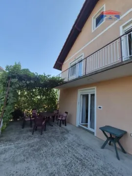 Izdavanje, kuća, 253m², Sremska Kamenica, Petrovaradin - image 22