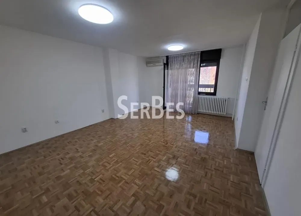 Izdavanje, dvosoban stan, 57m², Novo naselje, Novi Sad