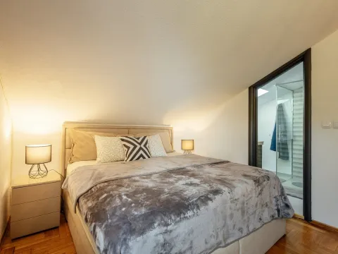 Sale, two bedroom apartment, 82m², Dobrota, Kotor - image 10