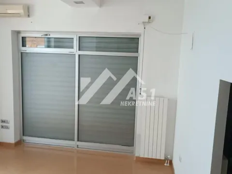 Rent, office space, 69m², Grbavica, Novi Sad Sve Podlokacije