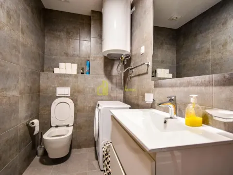 Izdavanje, dvosoban stan, 69m², Master Kvart, Podgorica - image 18