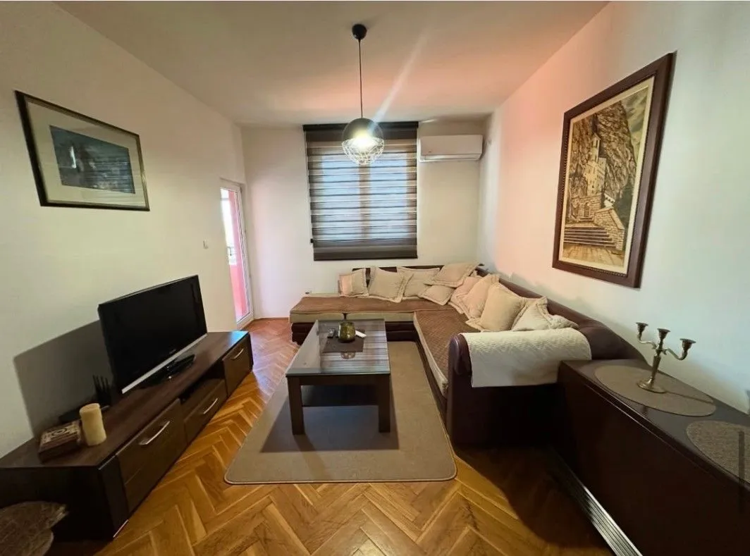 Izdavanje, dvosoban stan, 65m², Zagorič, Podgorica