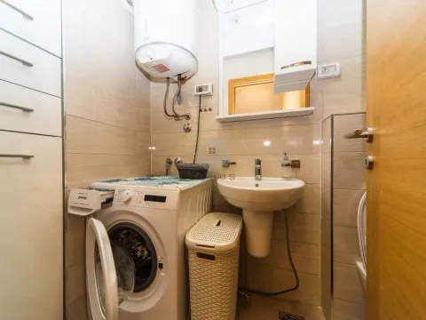 Izdavanje, dvosoban stan, 80m², City Kvart, Podgorica - image 10