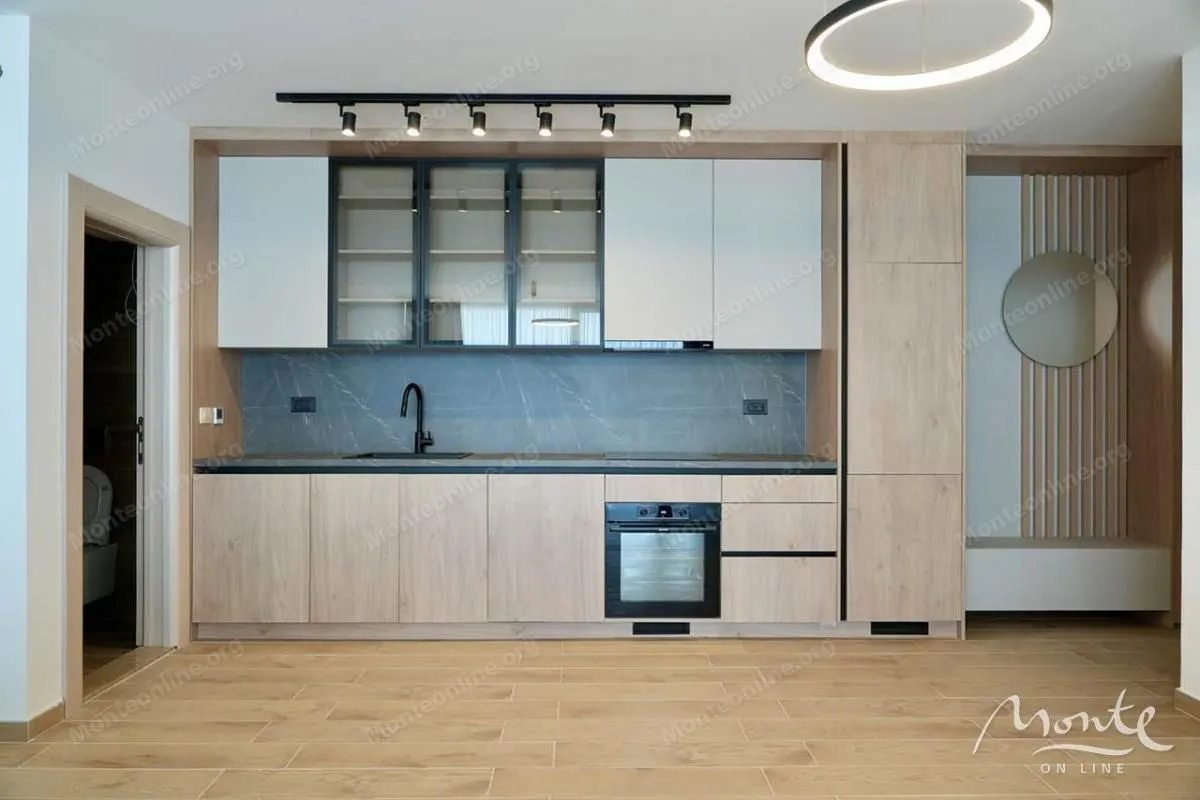 Sale, office space, 1800m², Lapčići, Budva