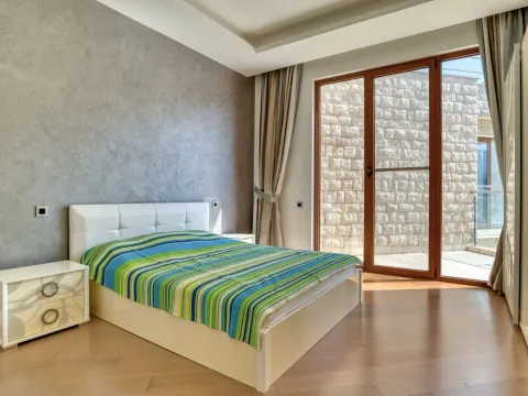 Sale, four bedroom apartment, 199m², Bečići, Budva - image 13