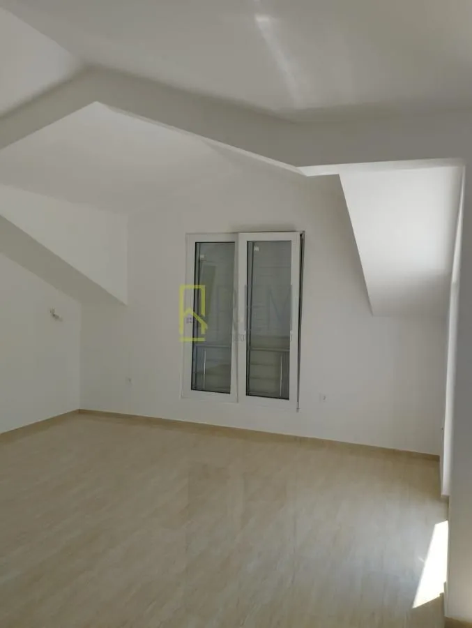 Prodaja, dvosoban stan, 74m², Đenovići, Herceg Novi