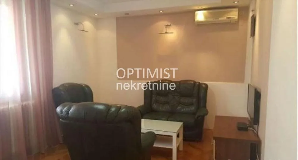 Prodaja, trosoban stan, 52m², Vračar Hram, Vračar Sve Podlokacije