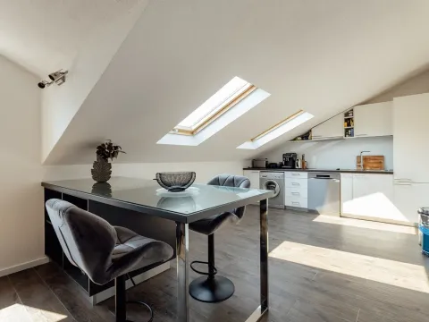 Sale, two bedroom apartment, 82m², Dobrota, Kotor - image 8