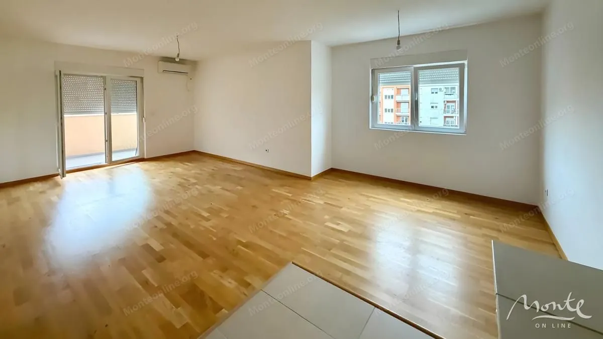 Prodaja, dvosoban stan, 73m², Tuški Put, Podgorica