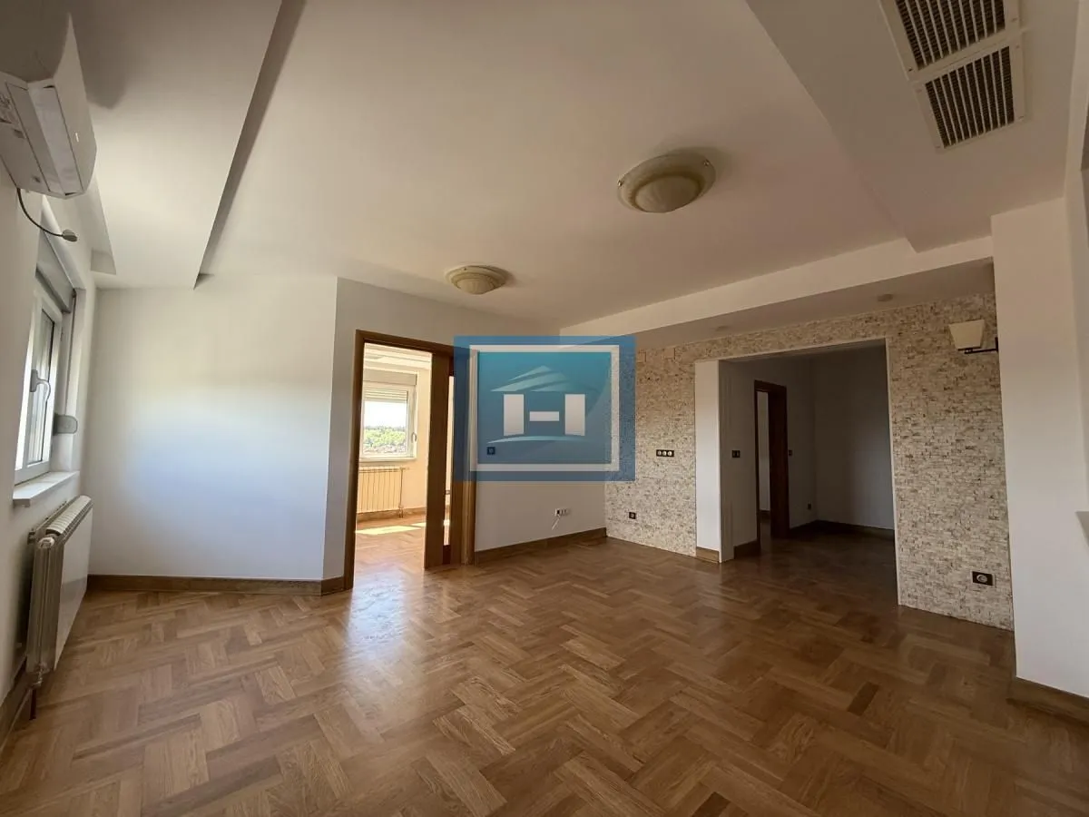 Sale, two bedroom apartment, 81m², Vašarište, Jagodina