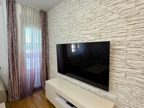 Izdavanje, jednosoban stan, 43m², City Kej, Podgorica - image 11