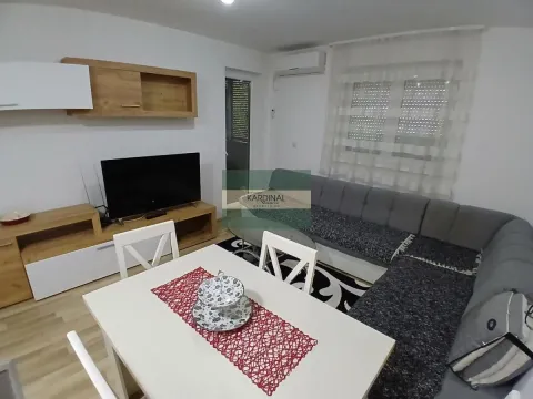 Izdavanje, trosoban stan, 63m², Centar, Jagodina - image 3