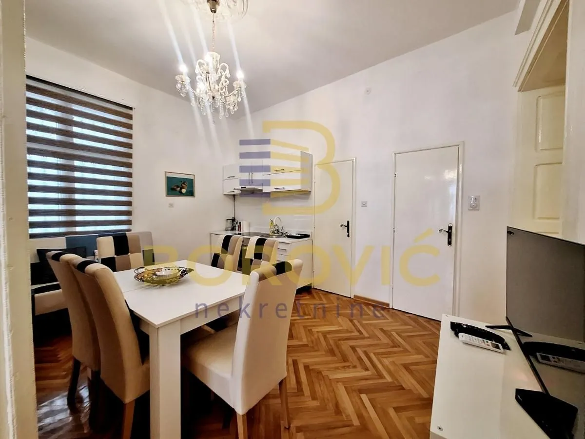 Rent, four bedroom apartment, 101m², Stari Grad, Beograd