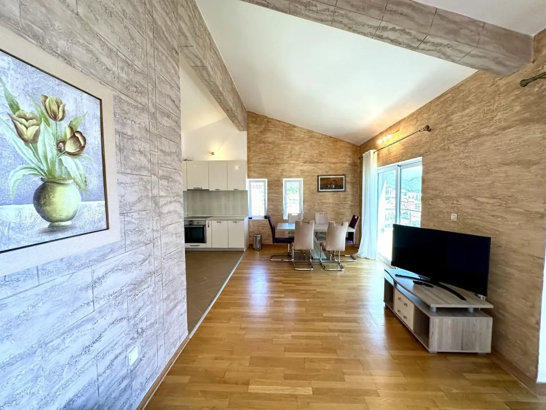 Sale, two bedroom apartment, 105m², Petrovac, Budva