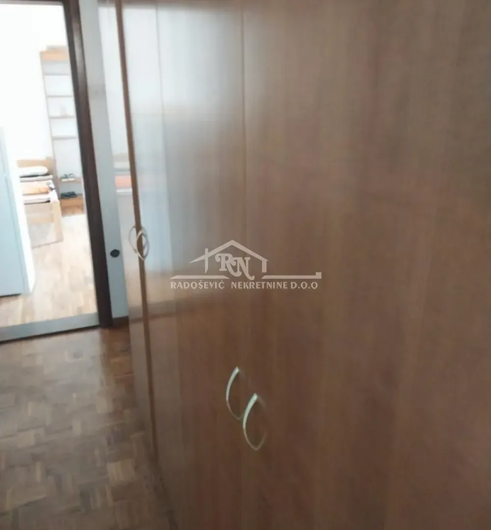 Prodaja, kuća, 410m², Novi Banovci, Stara Pazova
