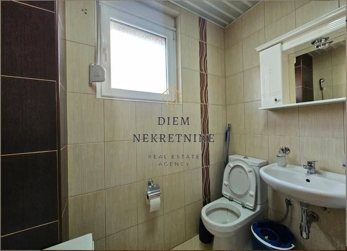 Rent, one bedroom apartment, 52m², Centar, Bar