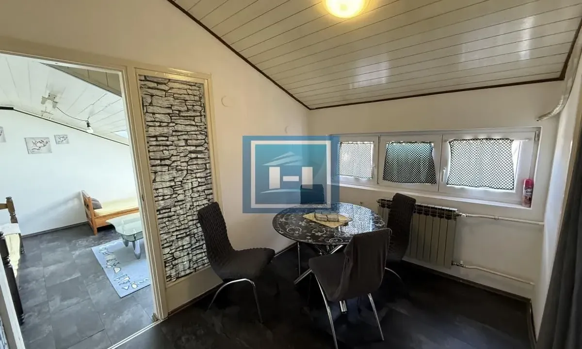 Izdavanje, jednosoban stan, 30m², Centar, Jagodina