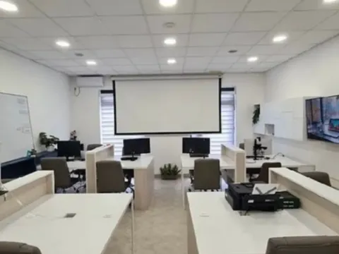 Rent, office space, 98m², Stari Aerodrom, Podgorica