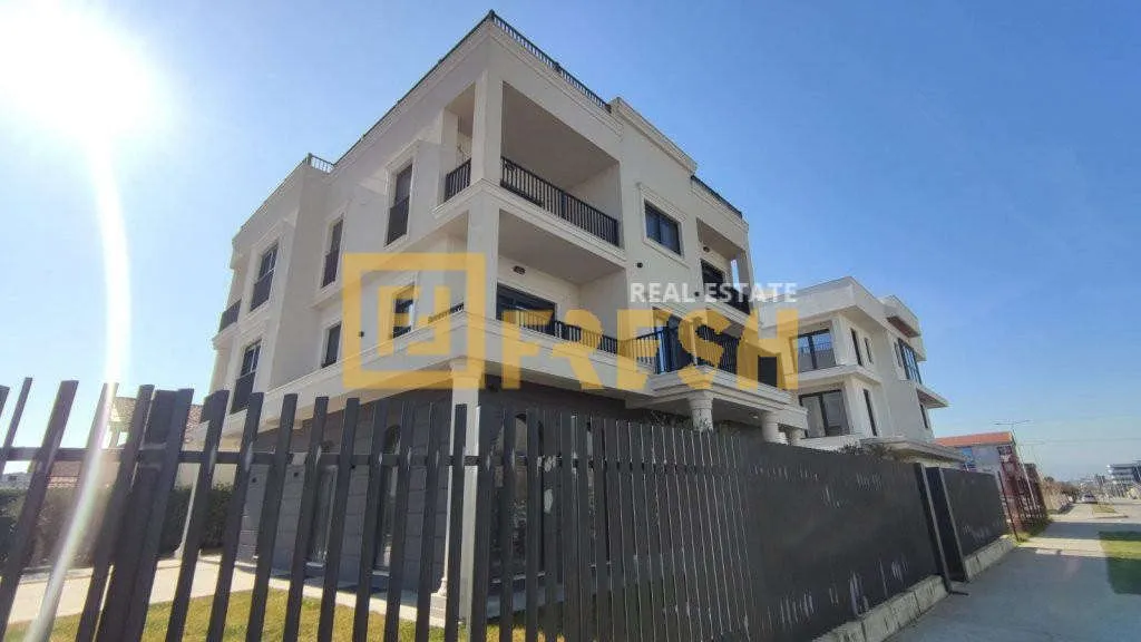 Rent, office space, 220m², Stari Aerodrom, Podgorica