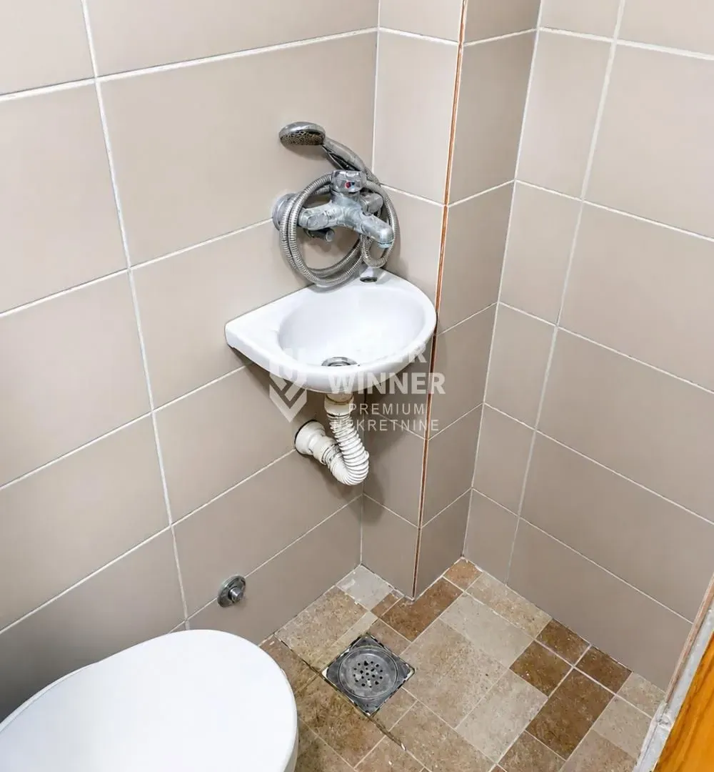 Prodaja, stan, 10m², Zemun Gornji Grad, Zemun Sve Podlokacije