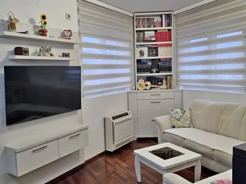 Prodaja, dvosoban stan, 56m², Stari Aerodrom, Podgorica - image 1