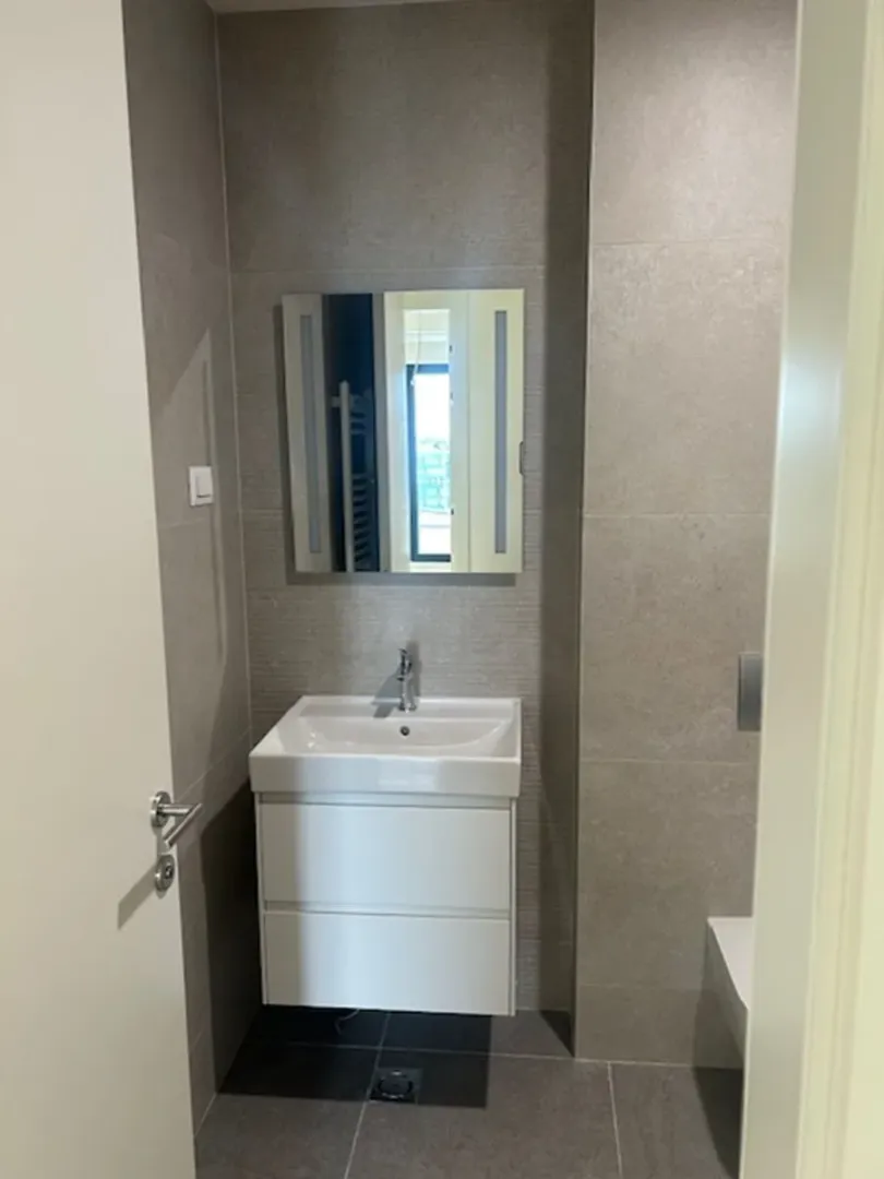 Izdavanje, četvorosoban stan, 120m², Novi Beograd Blok 64, Novi Beograd Sve Podlokacije