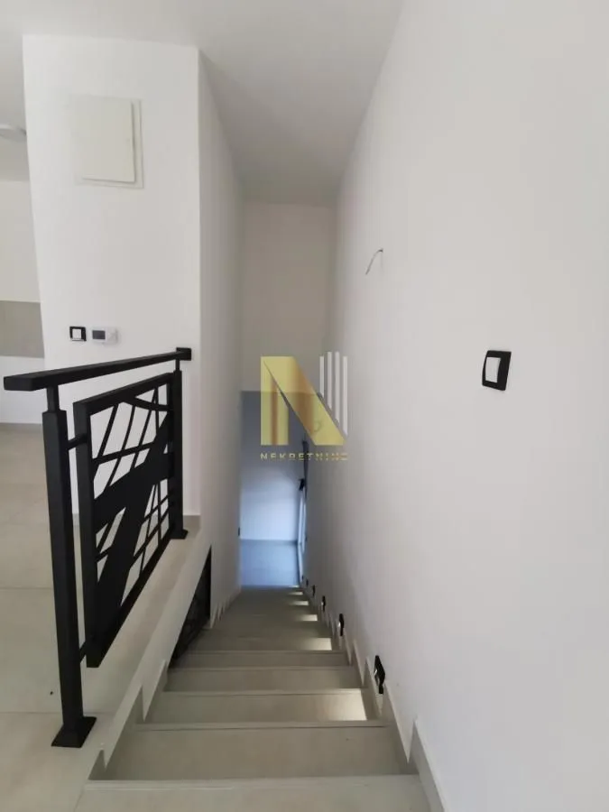 Prodaja, četvorosoban stan, 124m², Sremska Kamenica, Petrovaradin