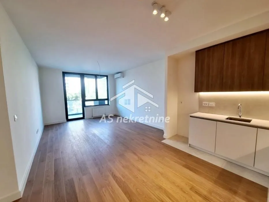 Izdavanje, dvosoban stan, 56m², Savski Venac, Beograd