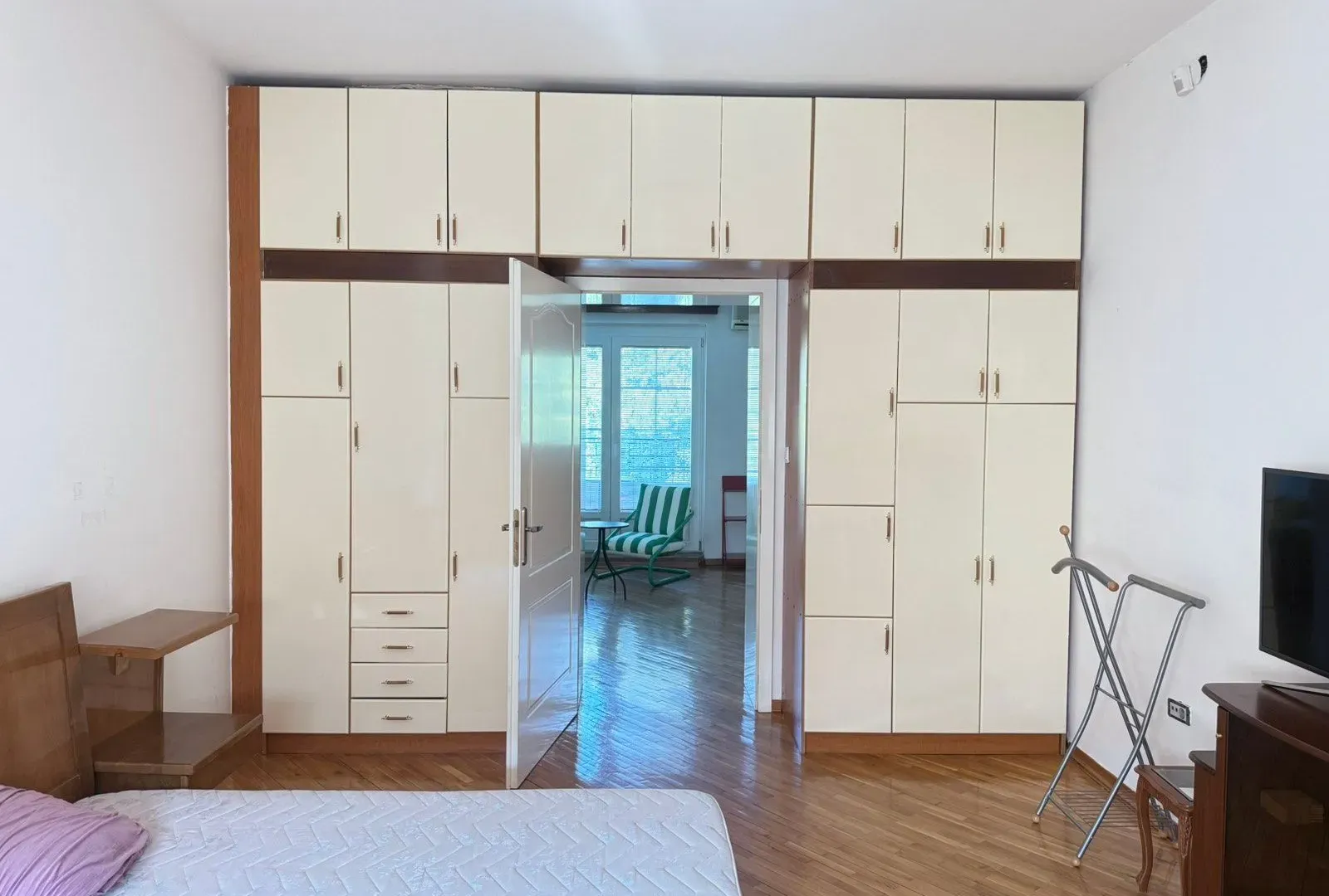 Izdavanje, jednosoban stan, 50m², Centar, Podgorica