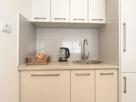 Rent, two bedroom apartment, 55m², Budva, Crna Gora - image 7