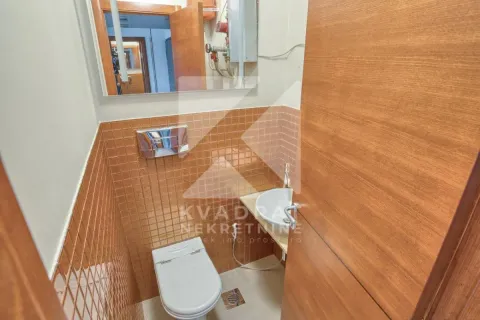 Rent, two bedroom apartment, 90m², Centar, Podgorica - image 24