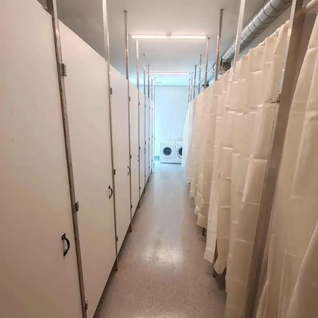 Izdavanje, kuća, 320m², Dobanovci, Surčin