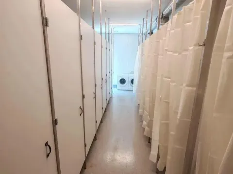 Izdavanje, kuća, 320m², Dobanovci, Surčin - image 10