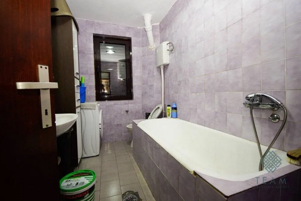Prodaja, kuća, 300m², Stari Aerodrom, Podgorica