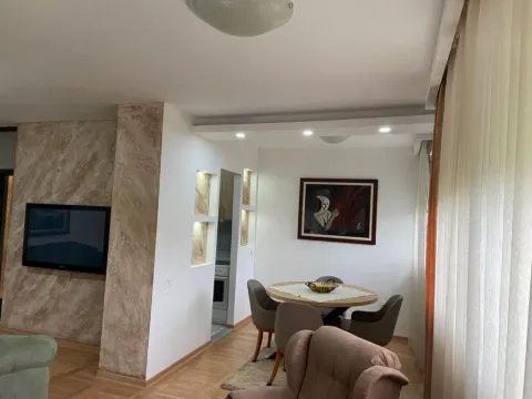 Prodaja, dvosoban stan, 80m², Stari Aerodrom, Podgorica - image 5